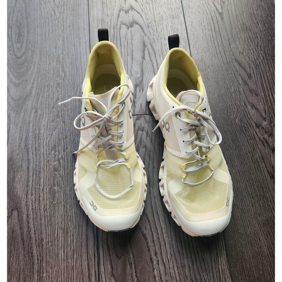 On Running Shoes in Cream and White - Picture 2 of 7
